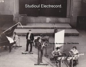 În 1981, în studioul Electrecord, la înregistrarea albumului "La o adică". Arhiva personală Sergiu Cioiu.